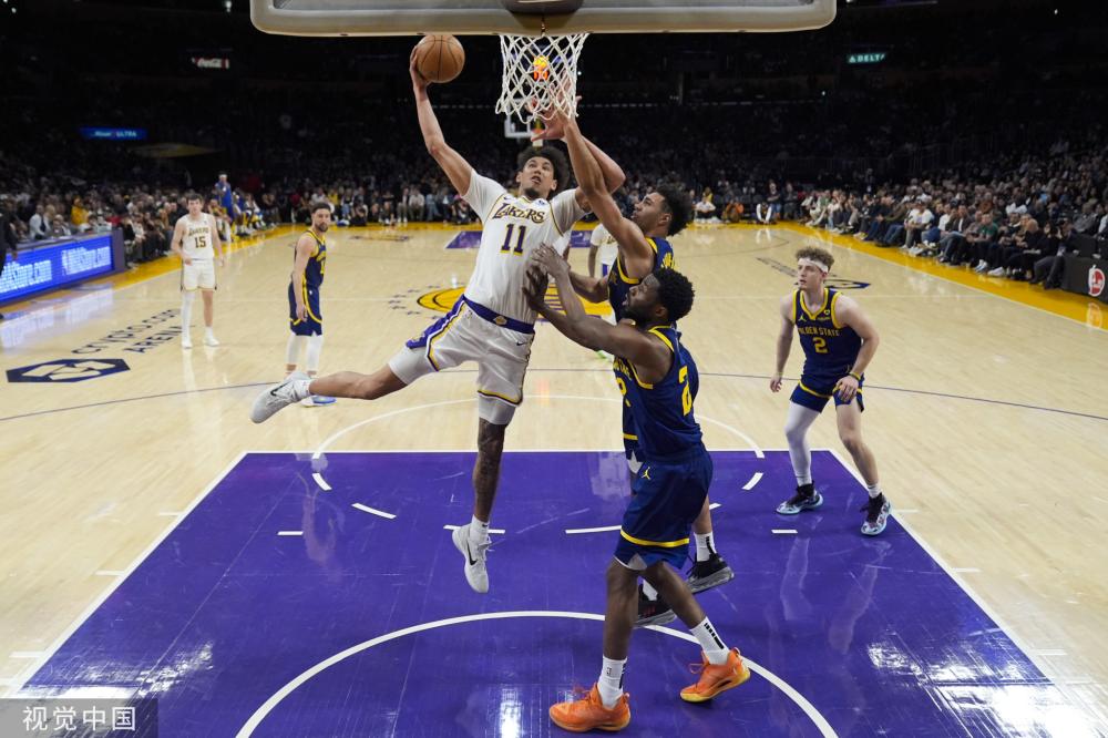 两队表现的 两队表现的